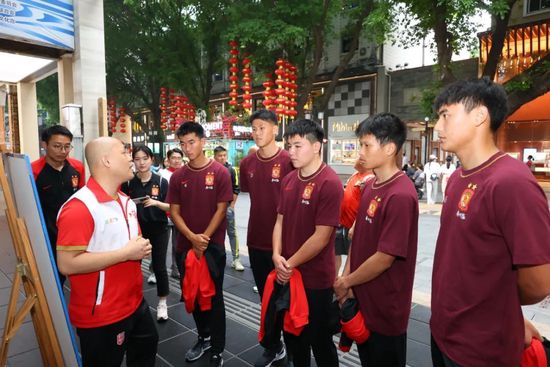 易边再战，第59分钟，温德左路突入禁区，随后小角度射门被诺伊尔挡出。